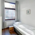 Apartamento Tolstov - With 2 , 3 And 6 - 15 Min To Messe Dus And Old Town Dus Düsseldorf