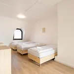 Tolstov - With 2 , 3 And 6 - 15 Min To Messe Dus And Old Town Dus Apartamento *
