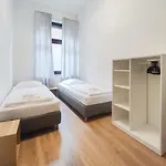 Tolstov - With 2 , 3 And 6 - 15 Min To Messe Dus And Old Town Dus Apartamento *