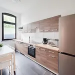 Tolstov - With 2 , 3 And 6 - 15 Min To Messe Dus And Old Town Dus * Düsseldorf