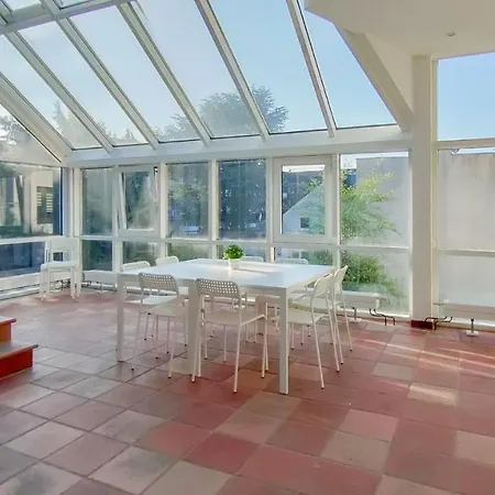 Apartamento Tolstov - With 2 , 3 And 6 - 15 Min To Messe Dus And Old Town Dus *