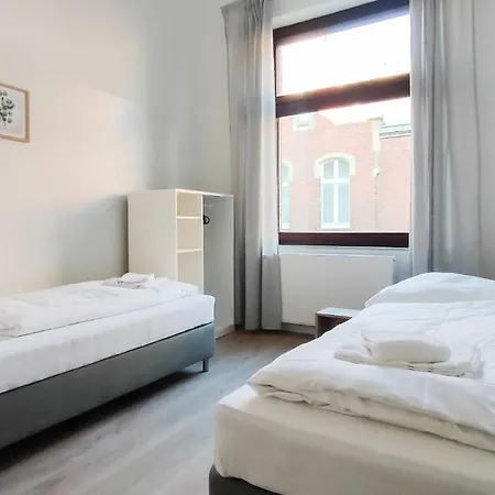Appartamento Tolstov - With 2 , 3 And 6 - 15 Min To Messe Dus And Old Town Dus Düsseldorf