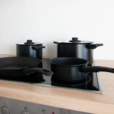 Tolstov - With 2 , 3 And 6 - 15 Min To Messe Dus And Old Town Dus شقة