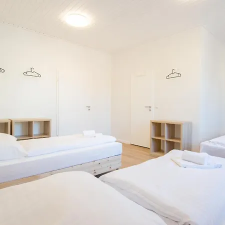 Raj Living - With 2 , 3 And 6 - 15 Min To Messe Dus And Old Town Dus