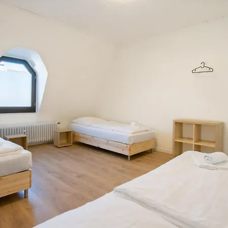Raj Living - With 2 , 3 And 6 - 15 Min To Messe Dus And Old Town Dus