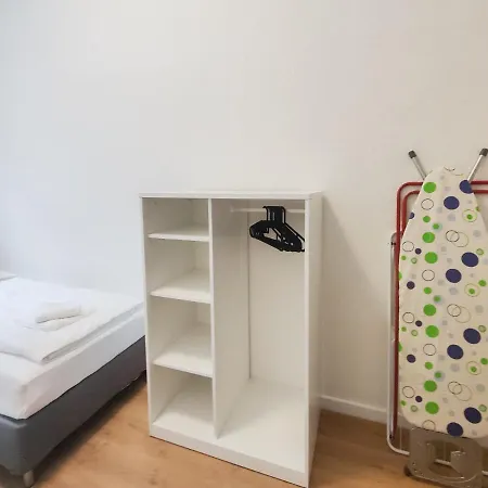 Tolstov - With 2 , 3 And 6 - 15 Min To Messe Dus And Old Town Dus *