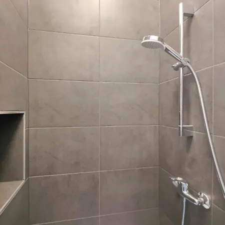 Tolstov - With 2 , 3 And 6 - 15 Min To Messe Dus And Old Town Dus شقة *