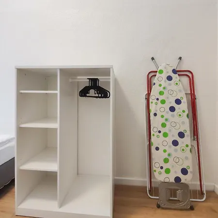 Raj Living - With 2 , 3 And 6 - 15 Min To Messe Dus And Old Town Dus * Dusseldorf