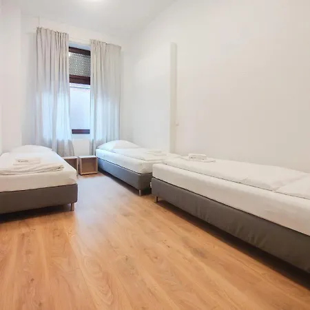 Raj Living - With 2 , 3 And 6 - 15 Min To Messe Dus And Old Town Dus Apartment Dusseldorf