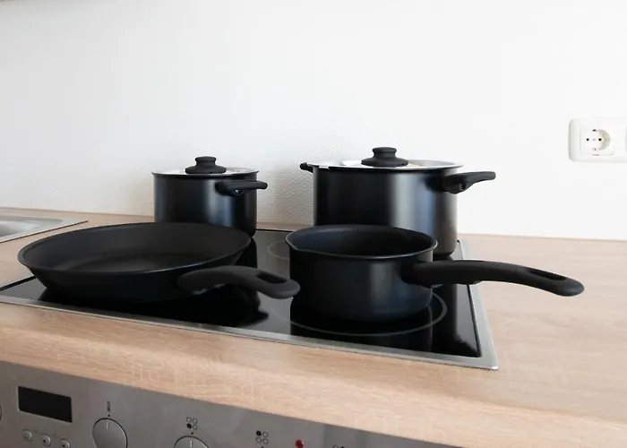 Tolstov - With 2 , 3 And 6 - 15 Min To Messe Dus And Old Town Dus Lejlighed