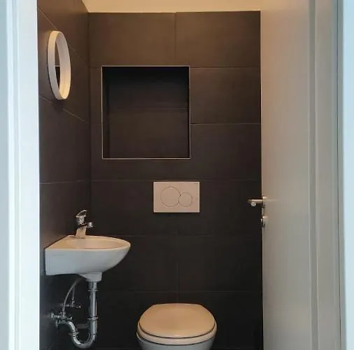 Tolstov - With 2 , 3 And 6 - 15 Min To Messe Dus And Old Town Dus Appartement