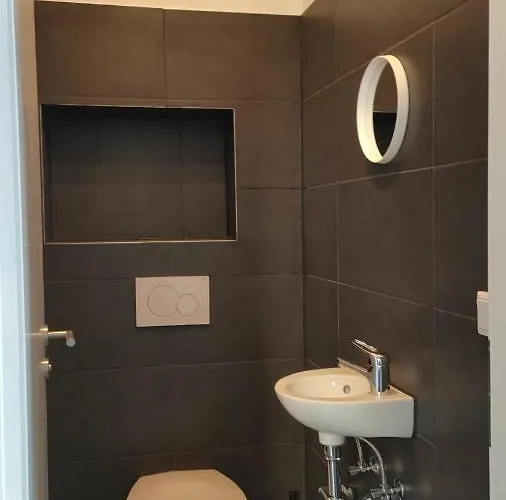 Tolstov - With 2 , 3 And 6 - 15 Min To Messe Dus And Old Town Dus Appartement