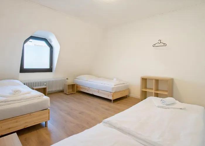 Tolstov - With 2 , 3 And 6 - 15 Min To Messe Dus And Old Town Dus