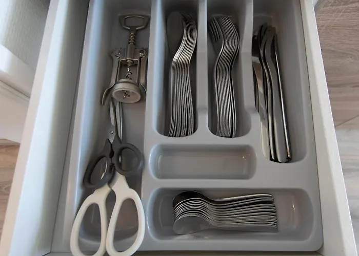 Апартаменты Tolstov - With 2 , 3 And 6 - 15 Min To Messe Dus And Old Town Dus