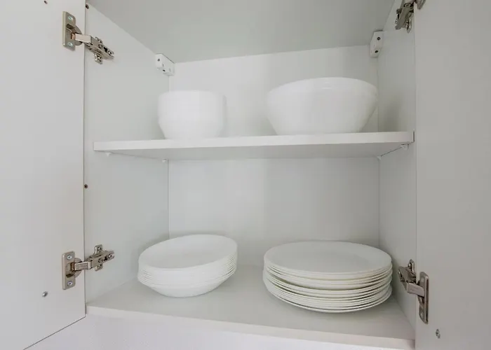 Tolstov - With 2 , 3 And 6 - 15 Min To Messe Dus And Old Town Dus Апартаменты *